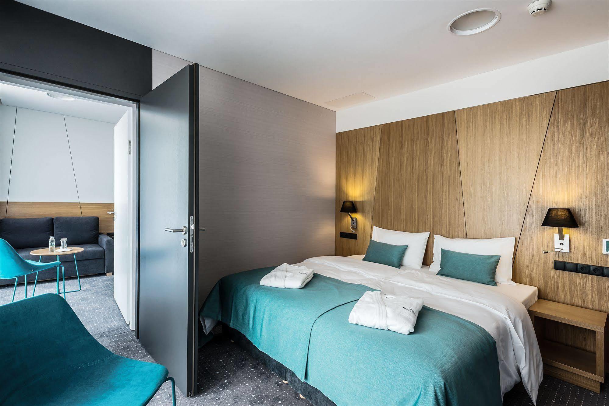 Regatta Hotel Restauracja Spa Познань Экстерьер фото